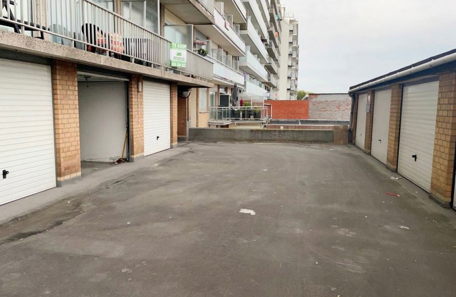 Gesloten garagebox te koop in Westende